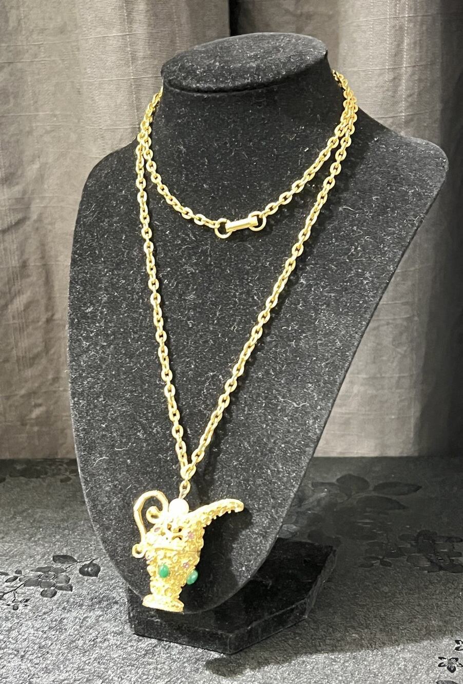 Vintage 1960s FLORENZA 30” Perfume Pendant Necklace Hinged Genie Lamp Gold Tone